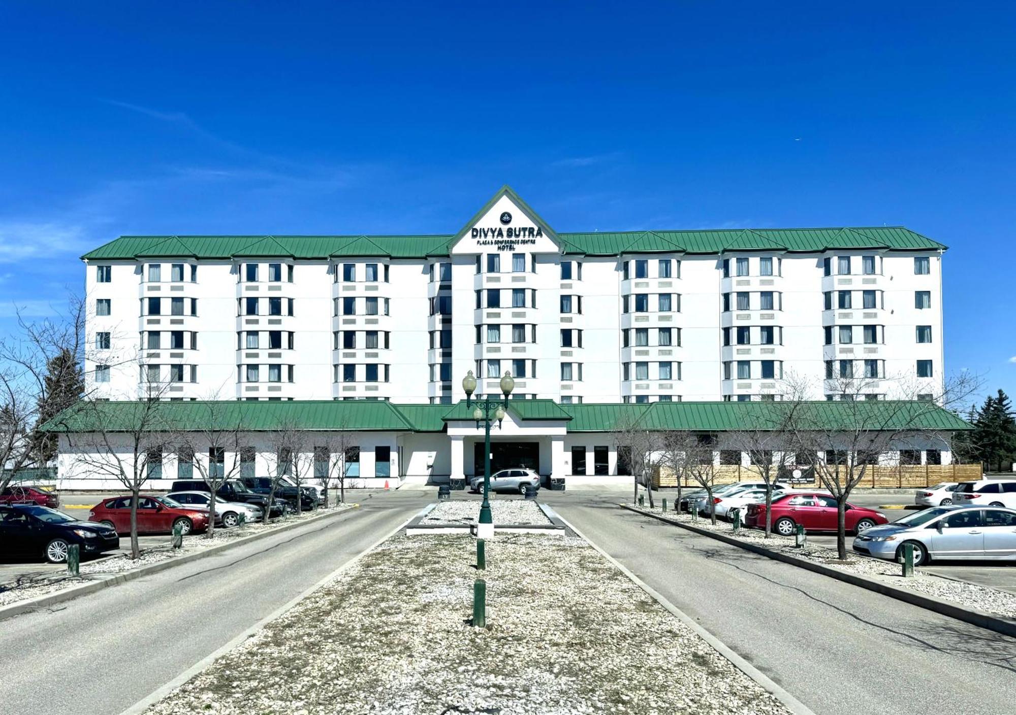 Hotel Divya Sutra Plaza And Conference Centre Calgary Airport Esterno foto